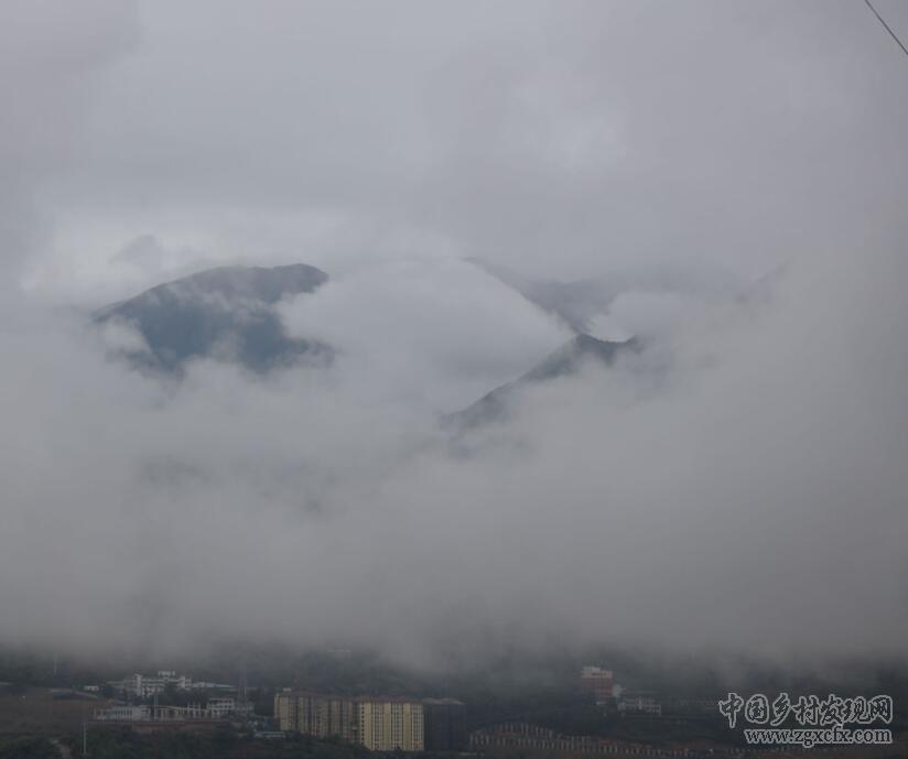 巫山旅游景區(qū)云霧似仙境(圖7)