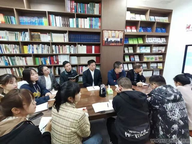 湖南師大鄉研院“研究生午餐學術會”暨學習計劃匯報會舉行(圖5)